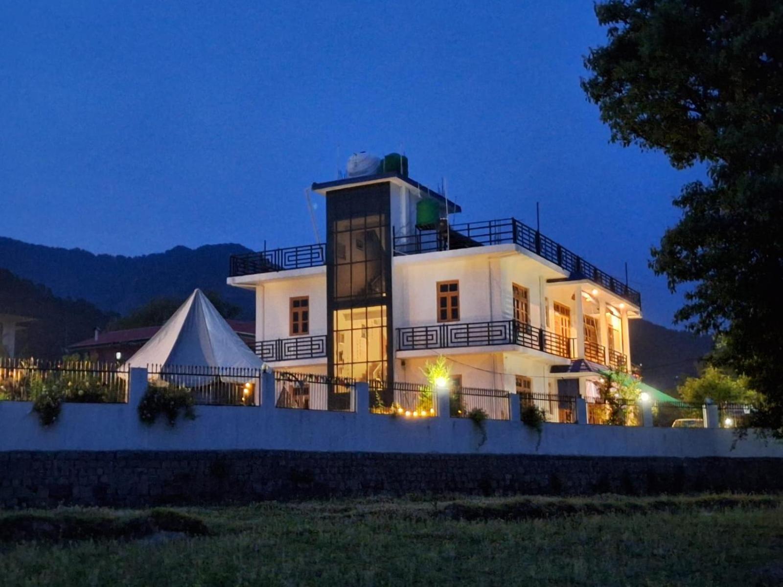 La Maison - A Boutique Bed And Breakfast Bīr Dış mekan fotoğraf