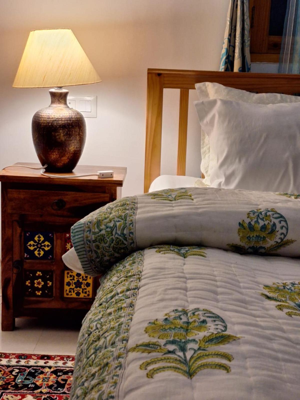 La Maison - A Boutique Bed And Breakfast Bīr Dış mekan fotoğraf