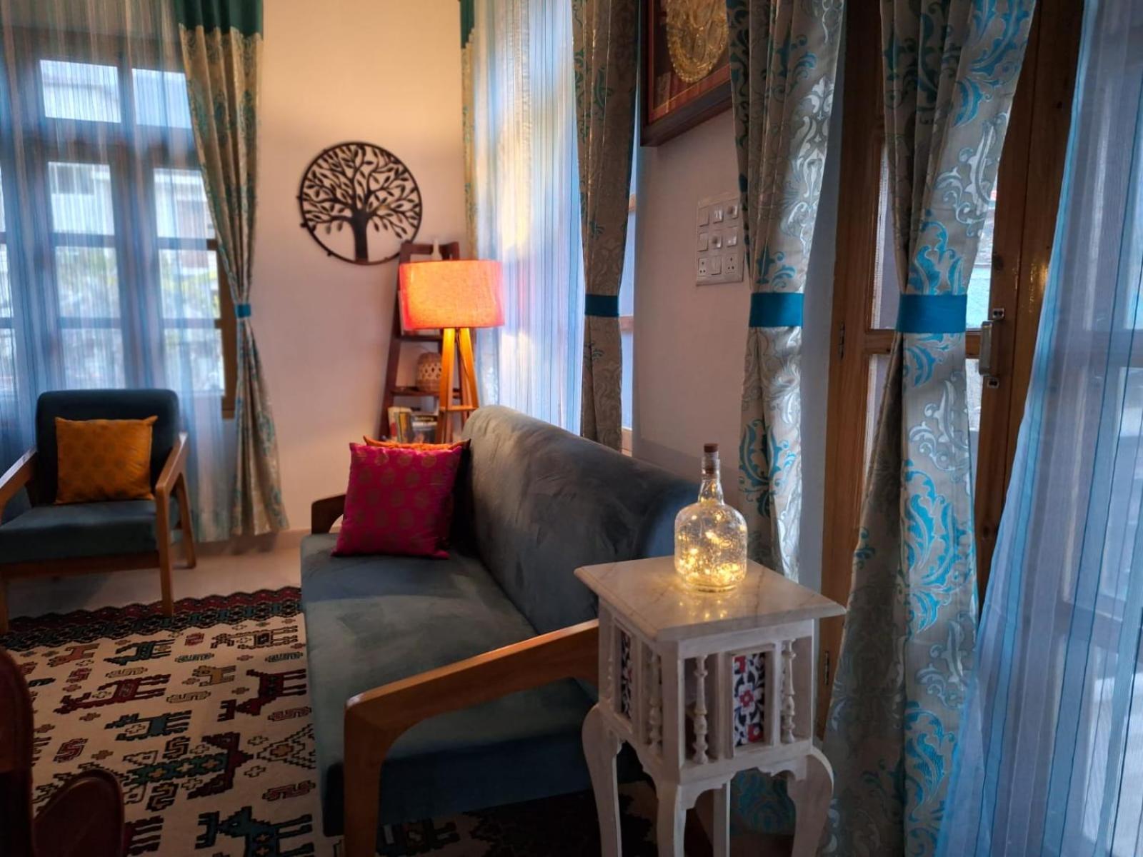 La Maison - A Boutique Bed And Breakfast Bīr Dış mekan fotoğraf